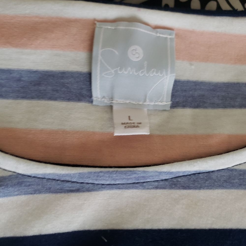 Top - Picture 2 of 2